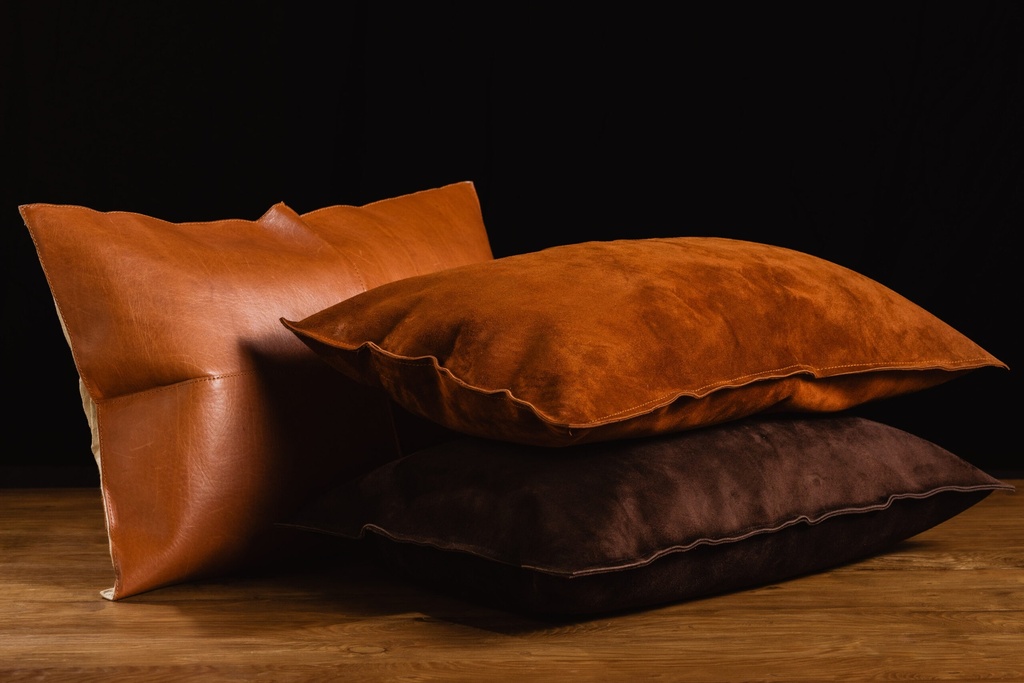 Almohadon NYC Cuero 60x40