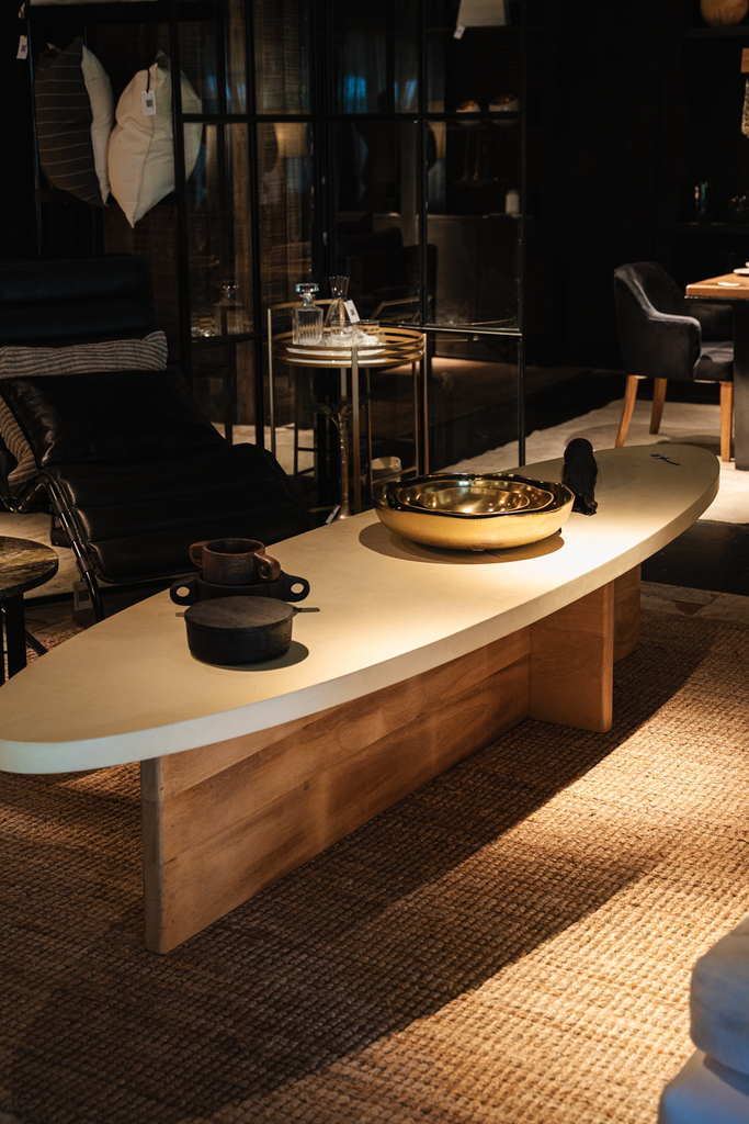 Mesa Pergamino Oval Special Price