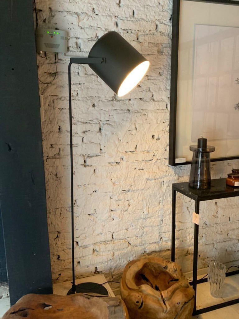 Lampara de pie Keller