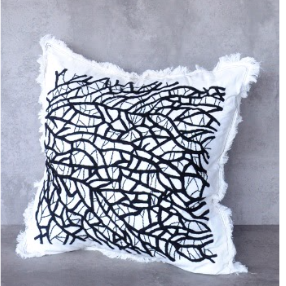 Almohadón Bordado Coral
